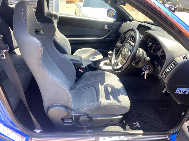 Driver side interior of R34 SKYLINE GT-R V-SPEC.