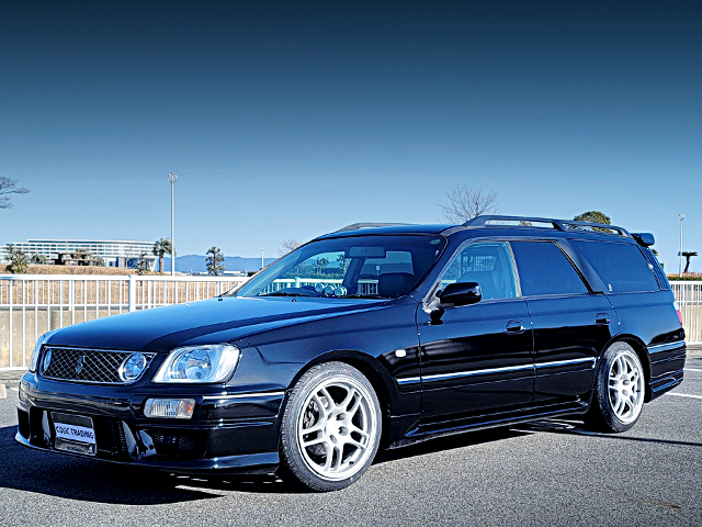 Front exterior of WGC34 NISSAN STAGEA 25t RS V.