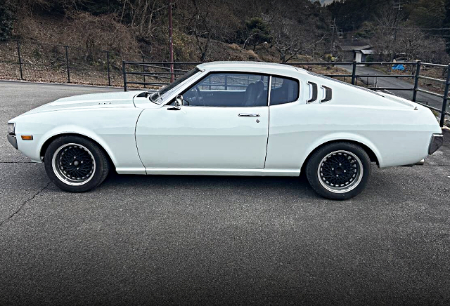 Side exterior of 1st Gen CELICA Liftback.