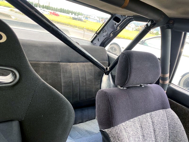 Roll cage and Seats of AE86 COROLLA LEVIN.