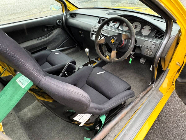 Interior of YELLOW EG6 CIVIC.