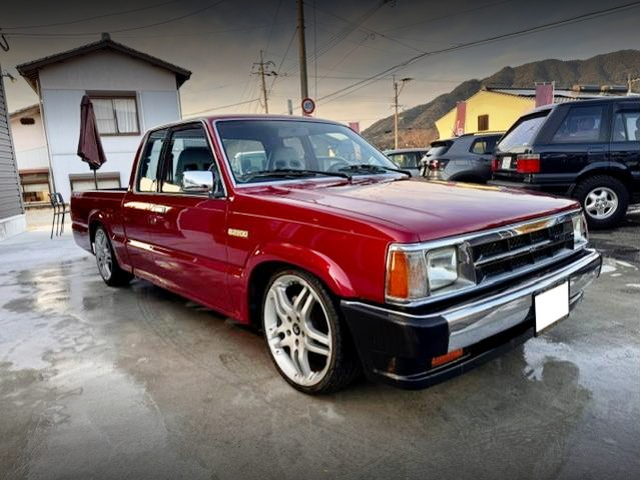 Front exterior of MAZDA B2200.