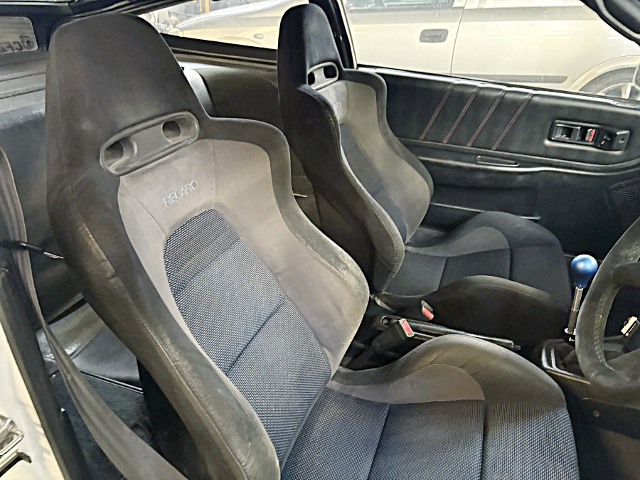 interior seats of 2nd Gen HONDA CR-X.