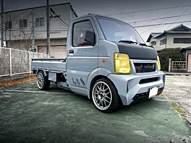 Front exterior of DA63T SUZUKI CARRY.