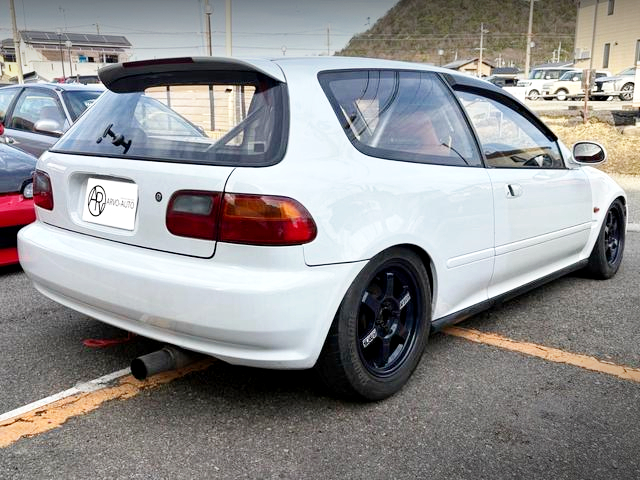 Rear exterior of EG6 HONDA CIVIC SiR.