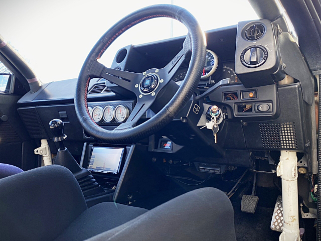 Interior dashboard of　LEVIN faced AE85 SPRINTER TRUENO.