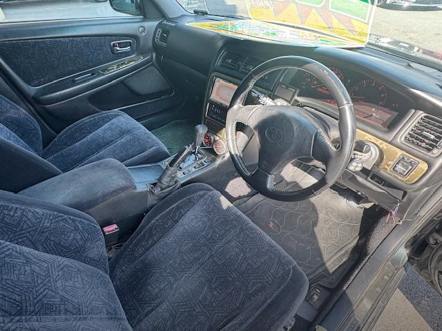 Interior dashboard of JZX100 CRESTA ROULANT G.