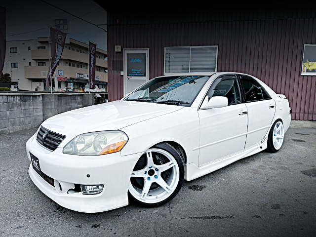 Front exterior of JZX110 MARK 2 GRANDE iR-V.