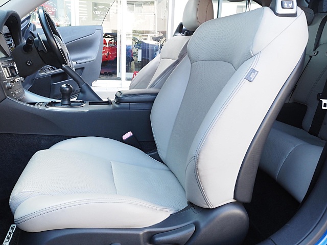 Interior seats of GSE21 LEXUS IS350C.