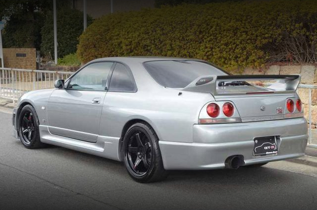 Rear exterior of R33 SKYLINE GT-R.