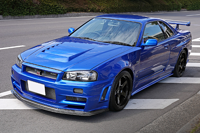 Front exterior of R34 SKYLINE GT-R.