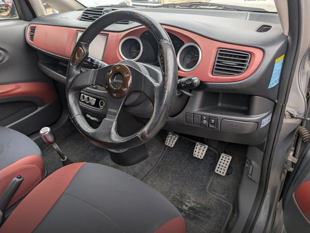 Manual shift conversion interior of SUBARU R1.