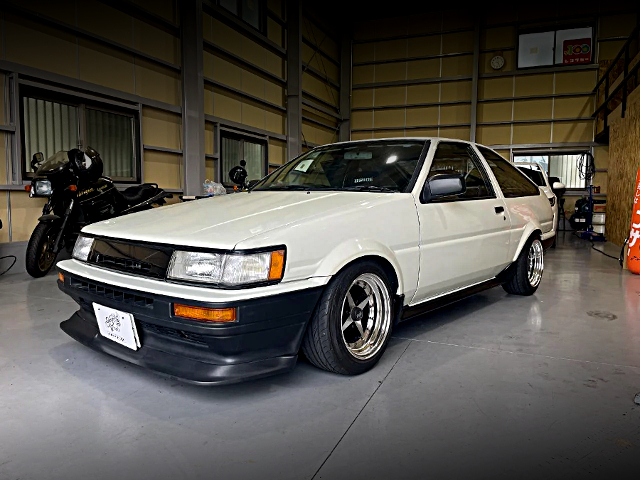 Front exterior of AE86 COROLLA LEVIN GTV.
