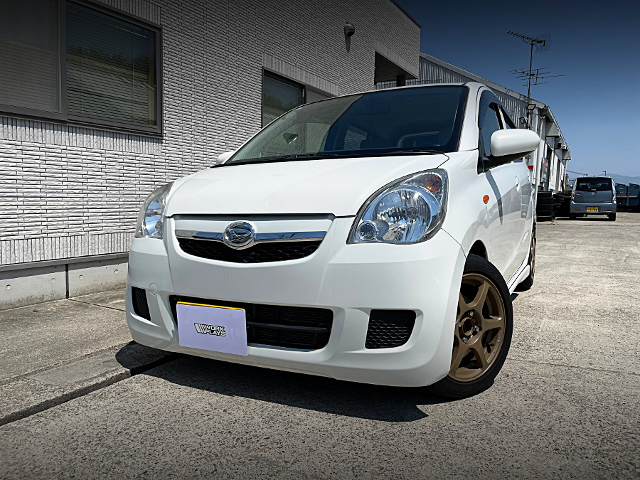 Front exterior of L285S DAIHATSU MIRA X.