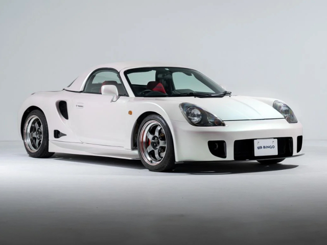 Front exterior of MONOCRAFT GT300 WIDEBODY MR-S.