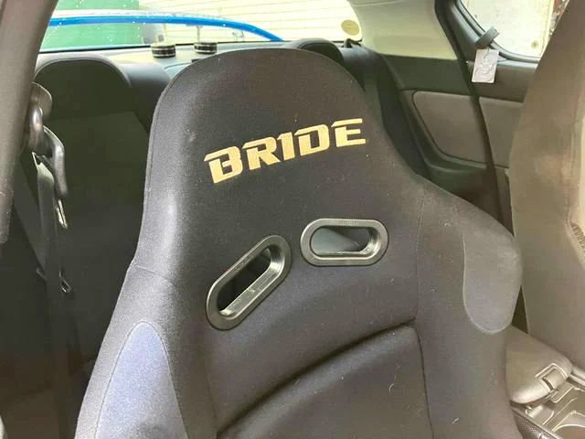 Driver side BRIDE seat.