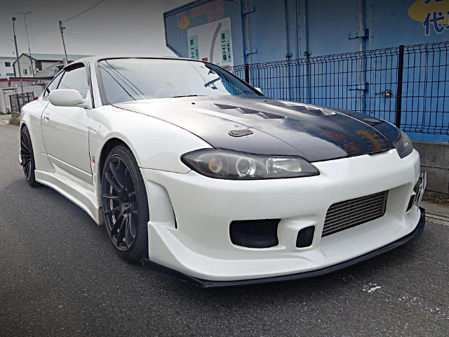 Front exterior of S15 NISSAN SILVIA.