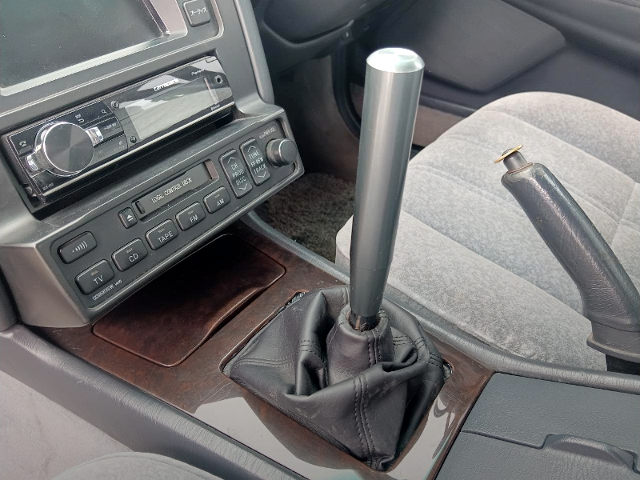 Manual shift knob of 10th Gen CROWN ROYAL SALOON G.