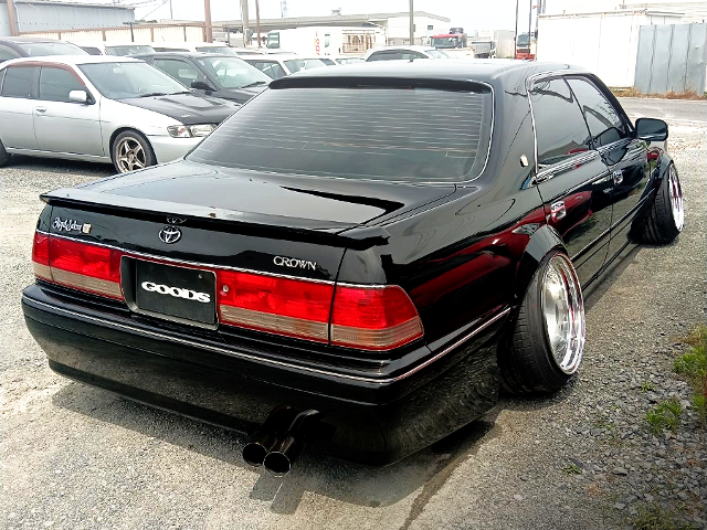 Rear exterior of 10th Gen CROWN ROYAL SALOON G.