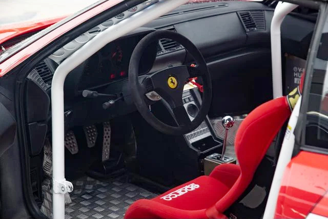 Dashboard of Static FERRARI 348 CHALLENGE.