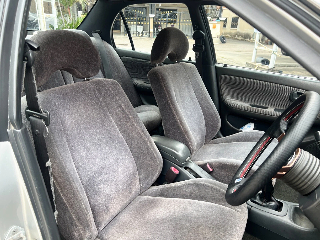 Seats of AE101 COROLLA 4-DOOR SEDAN.