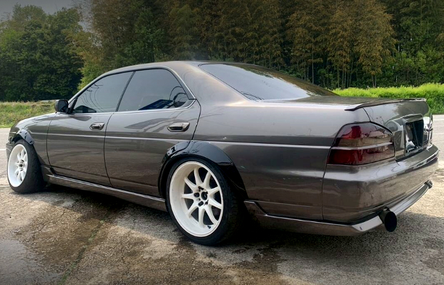 Rear exterior of C35 NISSAN LAUREL.