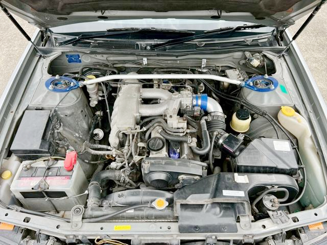 RB25DE 2500cc engine.