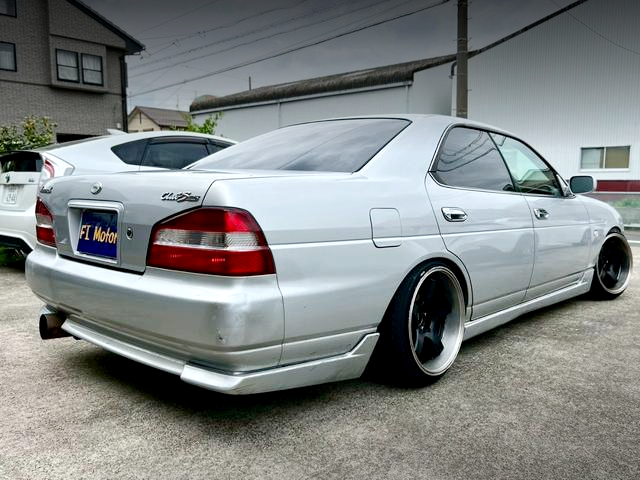 Rear exterior of C35 LAUREL 25 CLUB S TYPE X.