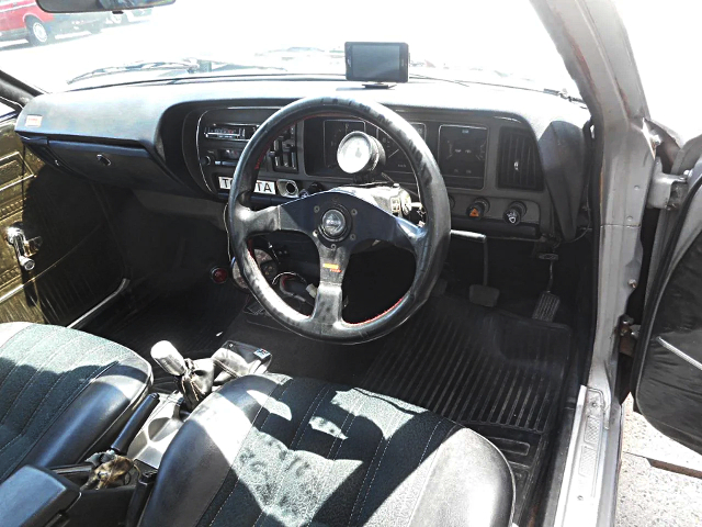 Interior Dashboard of 2nd Gen TOYOTA CORONA MARK 2.