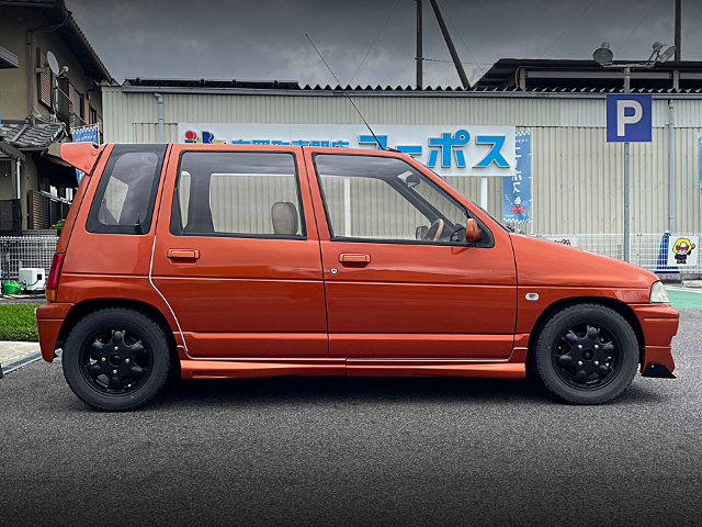 Side exterior of CR22S SUZUKI ALTO LEPO P4.