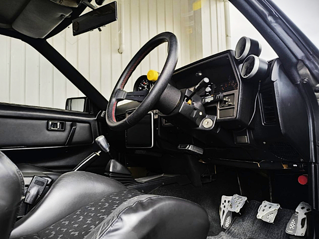 Interior of DR30 SKYLINE 2-DOOR.