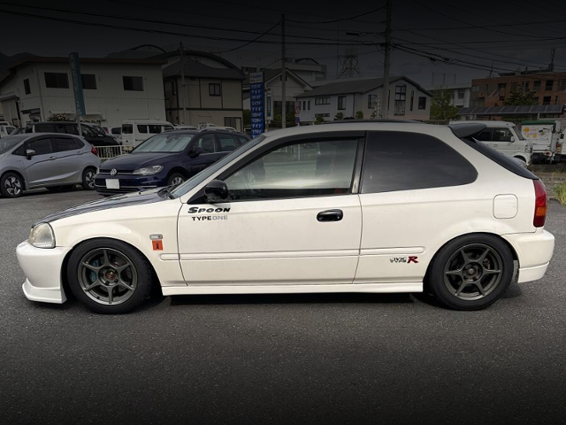 Side exterior of EK9 CIVIC TYPE-R.