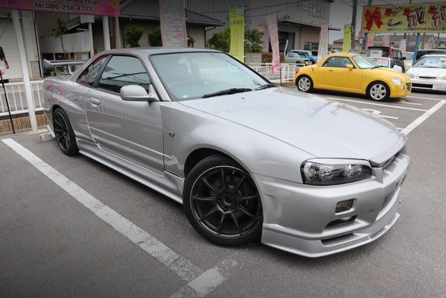 Front exterior of ER34 SKYLINE 2-DOOR 25GT TURBO.
