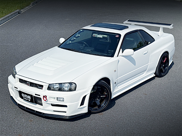 Front exterior of Z-TUNE GT-R WIDEBODY ER34 SKYLINE 2-DOOR 25GT TURBO.