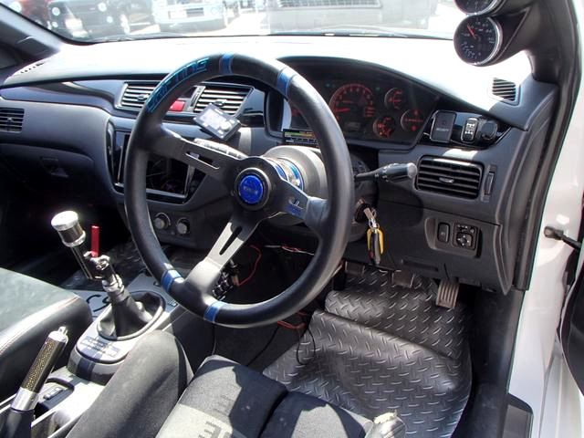 Interior Dashboard of Msports WIDEBODY LANCER EVOLUTION 9MR.