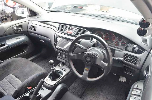 Interior of VOLTEX WIDEBODY LANCER EVOLUTION 9 MR GSR.