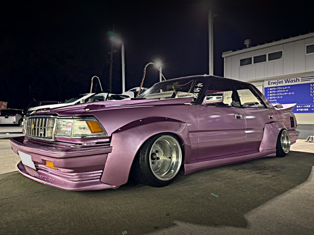exterior of JDM KAIDO RACER GS121 TOYOTA CROWN.