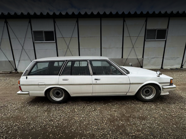Side exterior of GX70G MARK 2 WAGON.