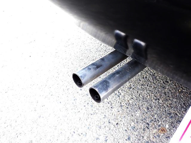 Dual exhaust muffler.