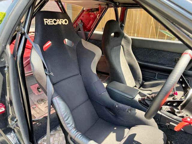 Roll cage and seats of PANDEM WIDEBODY HCR32 SKYLINE 2-DOOR GTS-t TYPE-M.