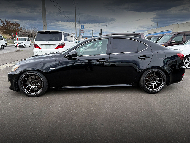 Left-side exterior of GSE21 LEXUS IS350 VERSION S.
