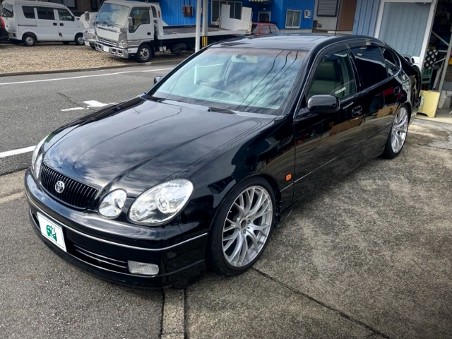 Front exterior of JZS161 ARISTO V300.