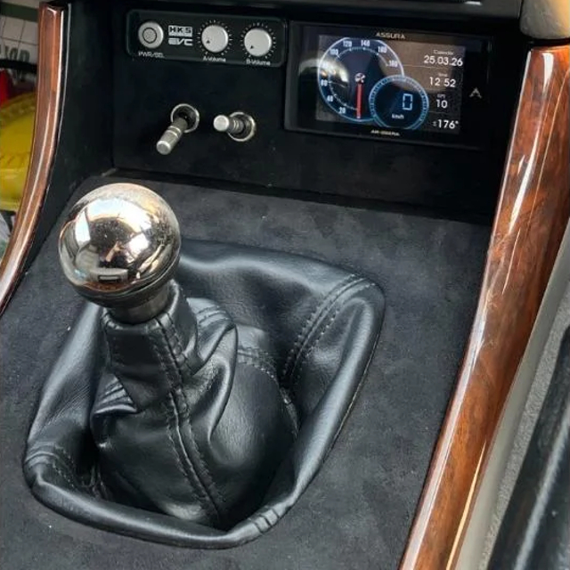manual shift knob.