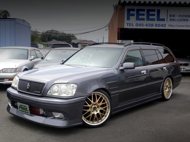 Front exterior of JZS171W TOYOTA CROWN ESTATE ATHLETE V.