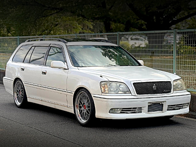 Front exterior of JZS171W CROWN ESTATE ATHLETE-V.