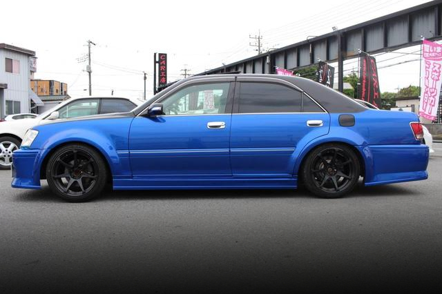 Side exterior of JZS171 TOYOTA CROWN ATHLETE V.