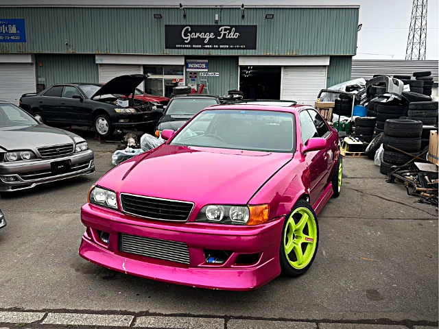 Front exterior of JZX100 CHASER TOURER-V.