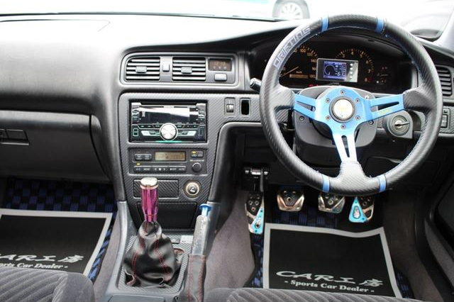 Interior dashboard of JZX100 CHASER TOURER-V.