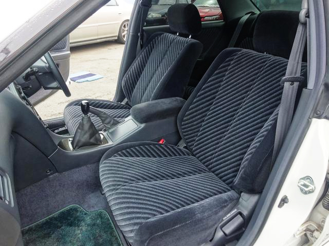 Interior seats of JZX100 MARK 2 TOURER-S.