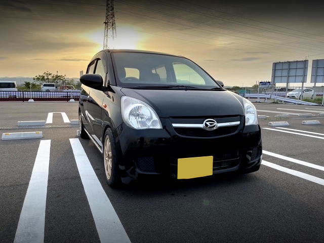 Front exterior of L285S DAIHATSU MIRA L.